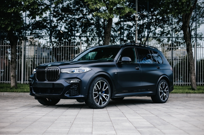 Аренда премиальных автомобилей без водителя Garage place в Краснодаре